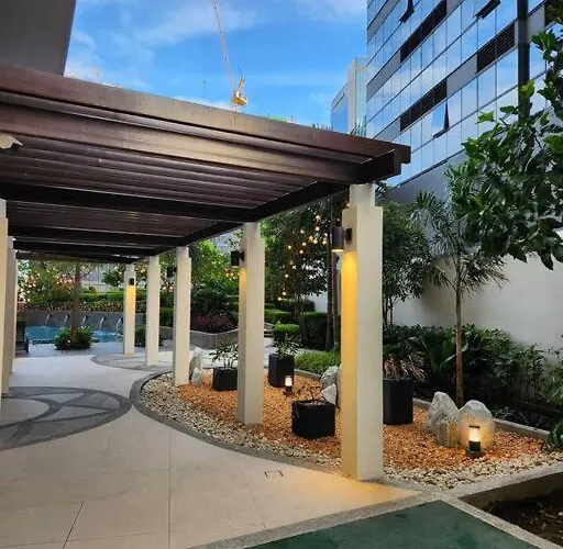 Bgc Spacious 1br Uptown Parksuites With Balcony View 300 Mbps Wifi Manila