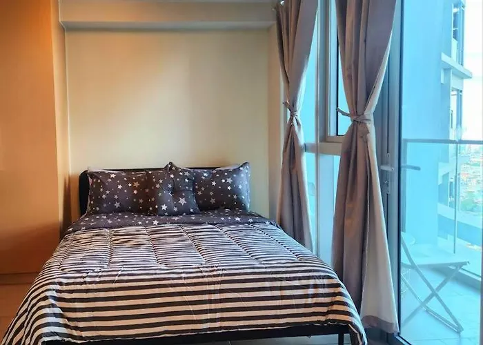 Bgc Spacious 1br Uptown Parksuites With Balcony View 300 Mbps Wifi Manila