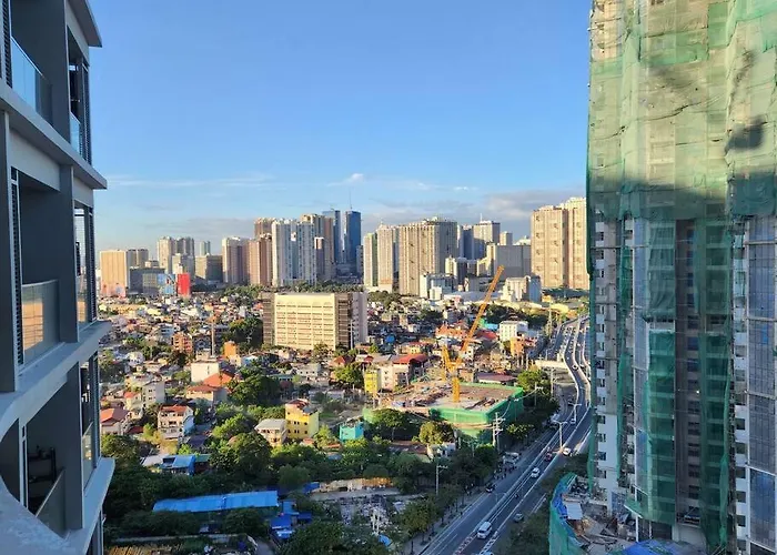 Apartment Bgc Spacious 1br Uptown Parksuites With Balcony View 300 Mbps Wifi