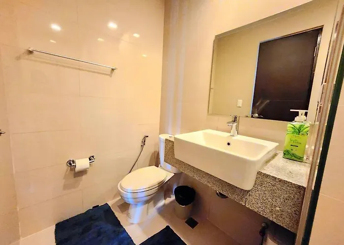 Apartment Bgc Spacious 1br Uptown Parksuites With Balcony View 300 Mbps Wifi