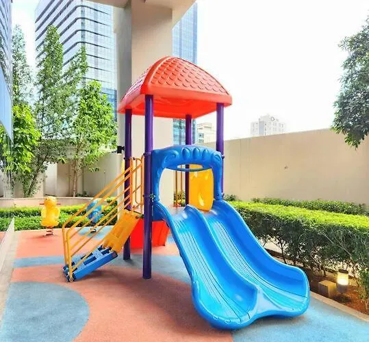 Bgc Spacious 1br Uptown Parksuites With Balcony View 300 Mbps Wifi Apartment *