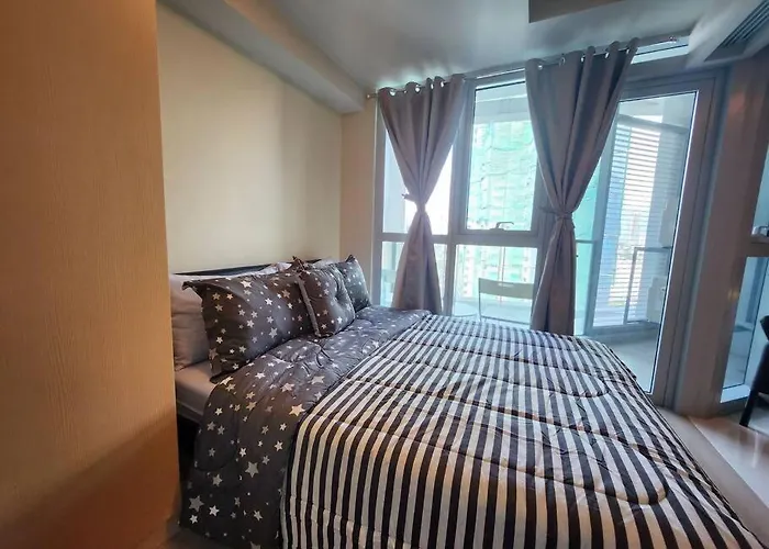 Bgc Spacious 1br Uptown Parksuites With Balcony View 300 Mbps Wifi *