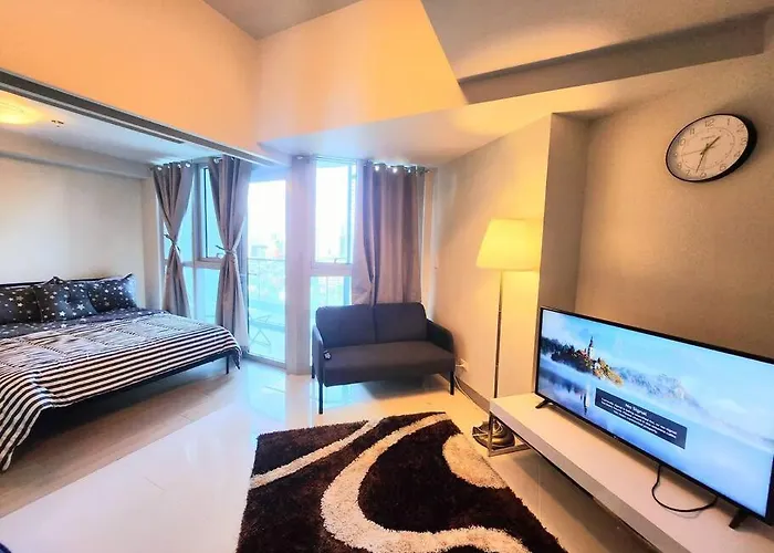 Bgc Spacious 1br Uptown Parksuites With Balcony View 300 Mbps Wifi Apartment